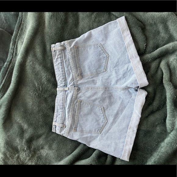 Perfrct Vintage Jean shorts! - Picture 3 of 3